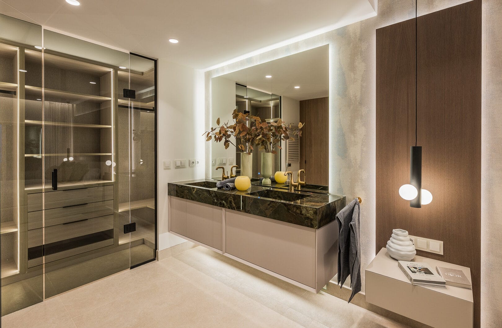 Stunning, recently renovated, apartment on the beach close to Estepona town!
