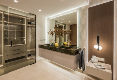 Stunning, recently renovated, apartment on the beach close to Estepona town!