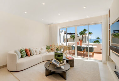 Exquisite duplex penthouse front line to the beach near Estepona town!