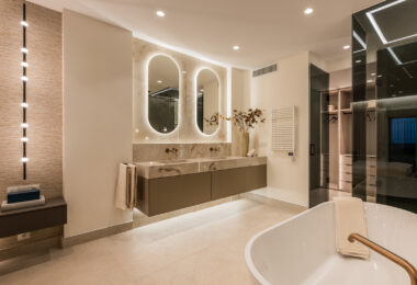 Exquisite duplex penthouse front line to the beach near Estepona town!