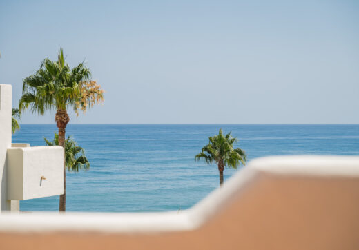 Exquisite duplex penthouse front line to the beach near Estepona town!