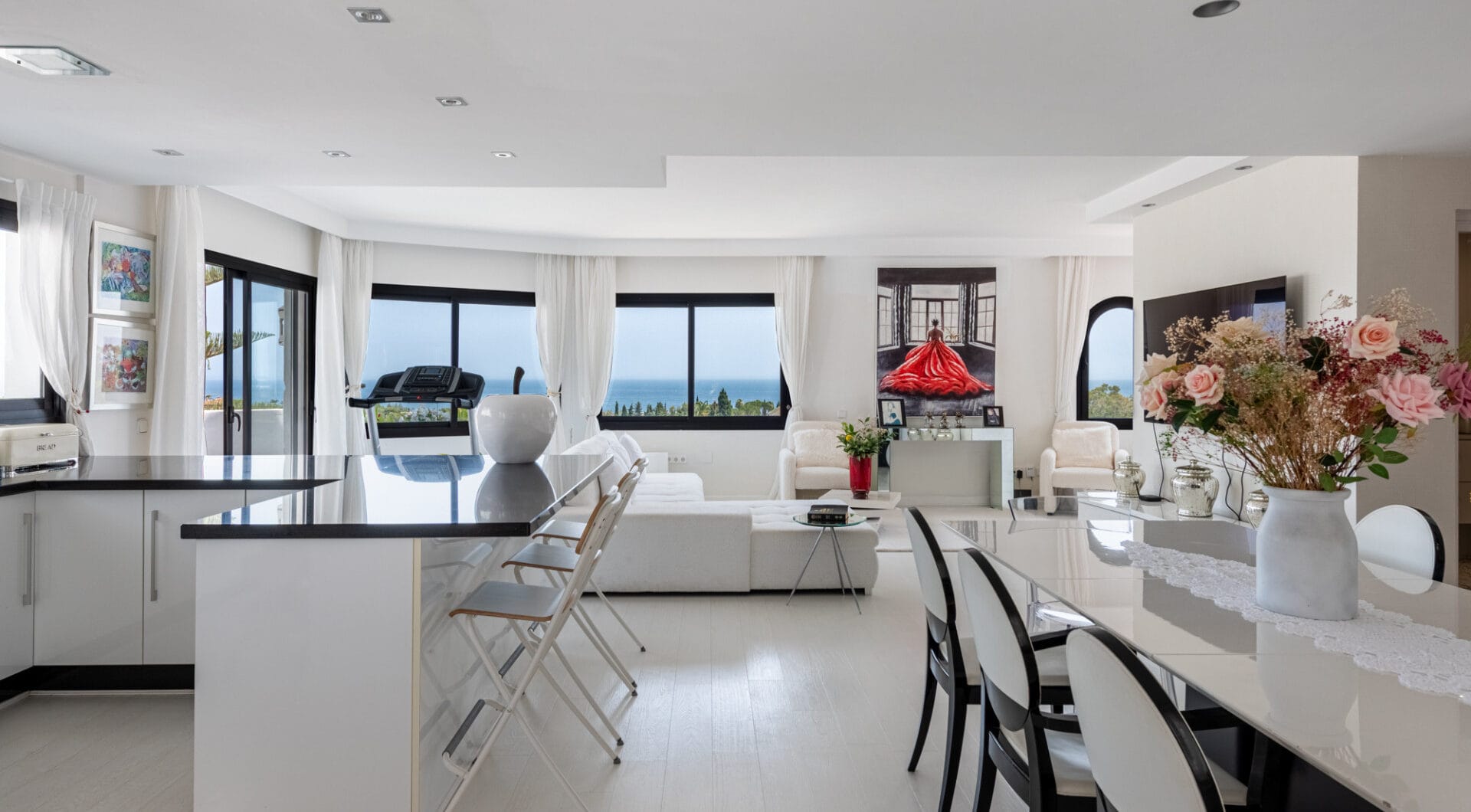 Elegant Penthouse with Breathtaking Views in Coto Real, Marbella’s Golden Mile