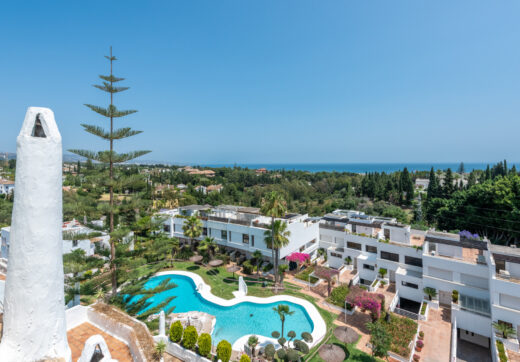 Elegant Penthouse with Breathtaking Views in Coto Real, Marbella’s Golden Mile