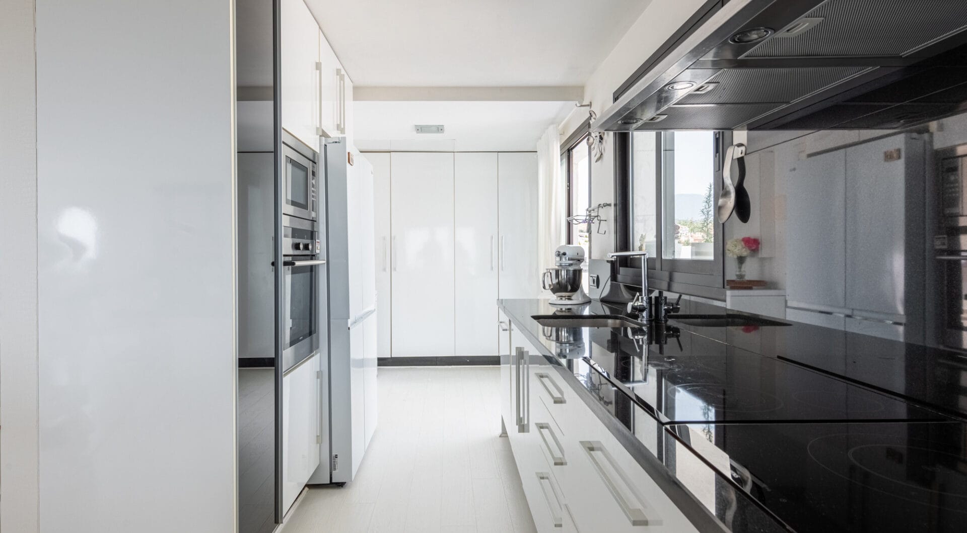 Elegant Penthouse with Breathtaking Views in Coto Real, Marbella’s Golden Mile