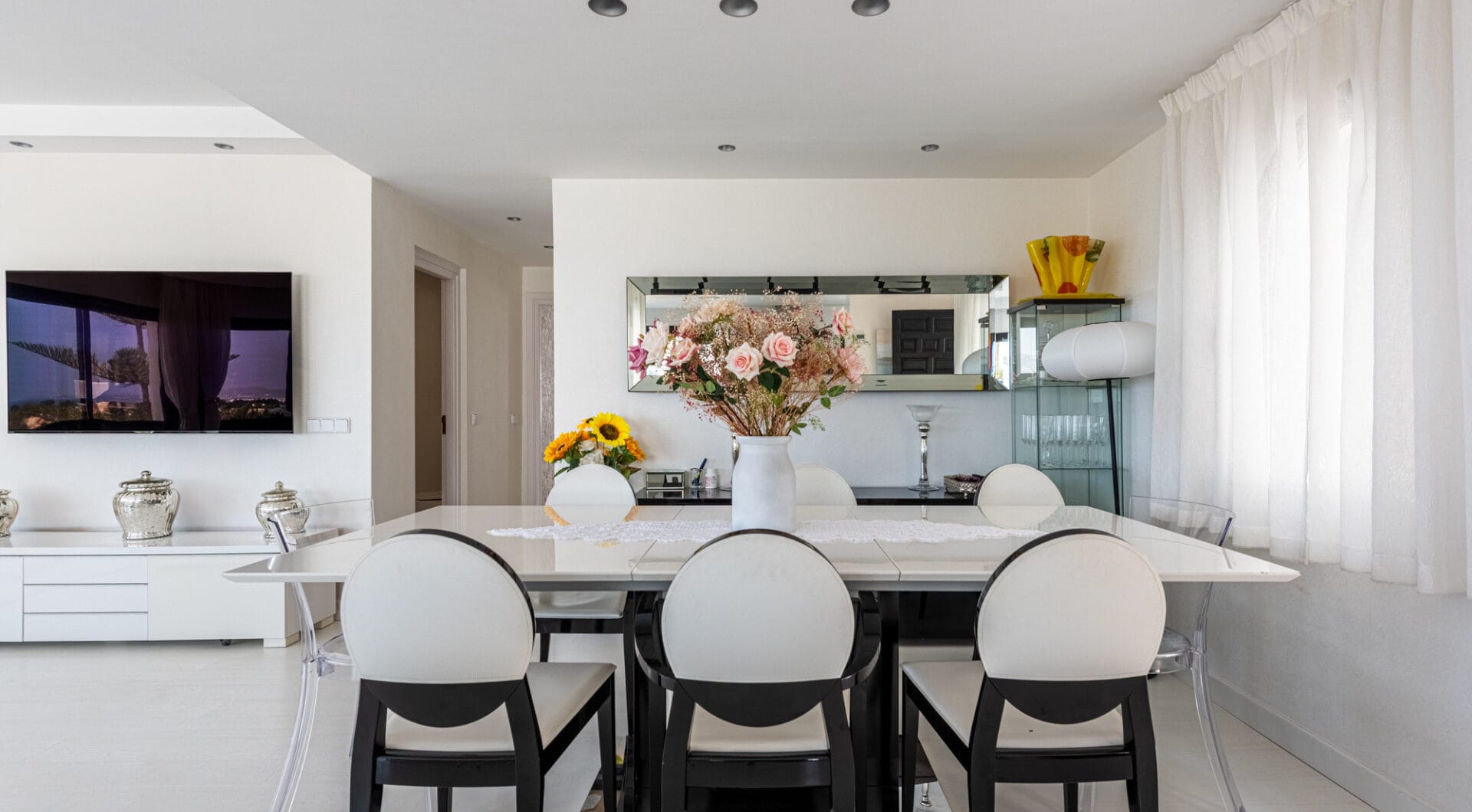 Elegant Penthouse with Breathtaking Views in Coto Real, Marbella’s Golden Mile