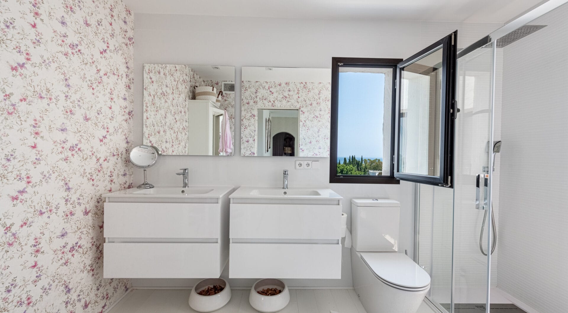Elegant Penthouse with Breathtaking Views in Coto Real, Marbella’s Golden Mile