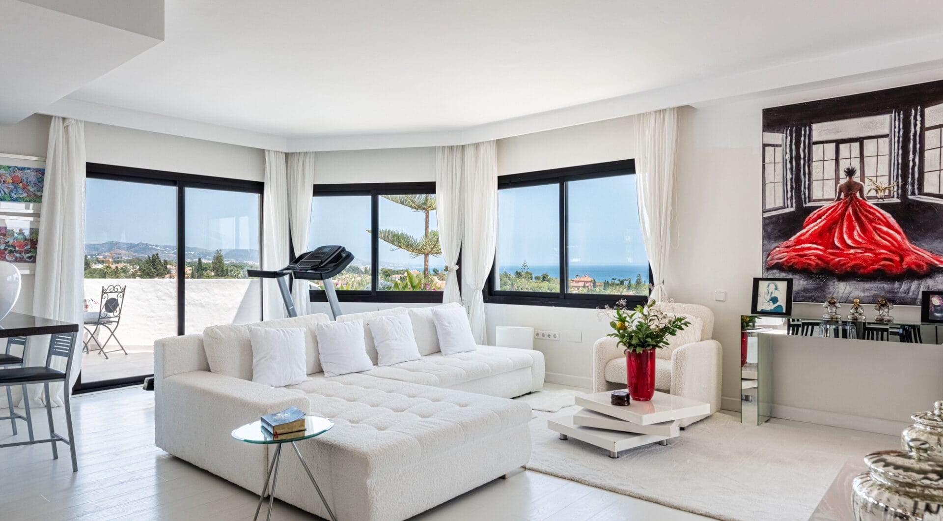 Elegant Penthouse with Breathtaking Views in Coto Real, Marbella’s Golden Mile