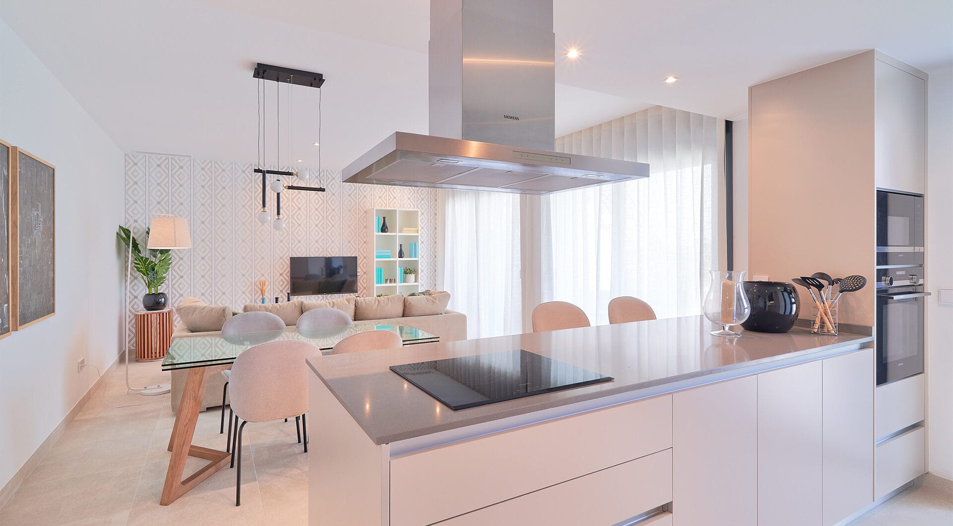 New development of luxury apartments in a prime location next to Puerto Banús - Fully Furnished