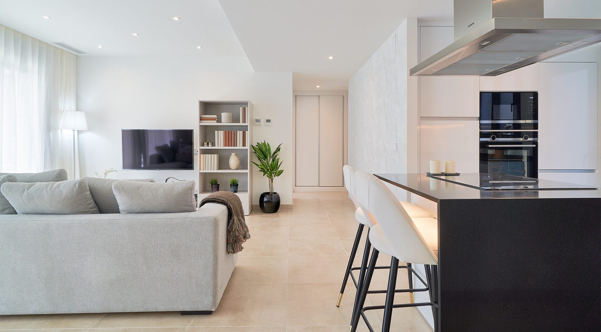 New development of luxury apartments in a prime location next to Puerto Banús - Fully Furnished
