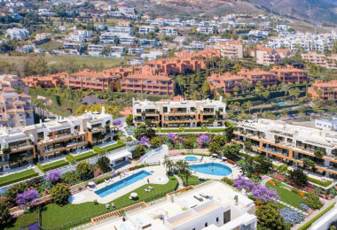New development of luxury apartments in a prime location next to Puerto Banús - Fully Furnished