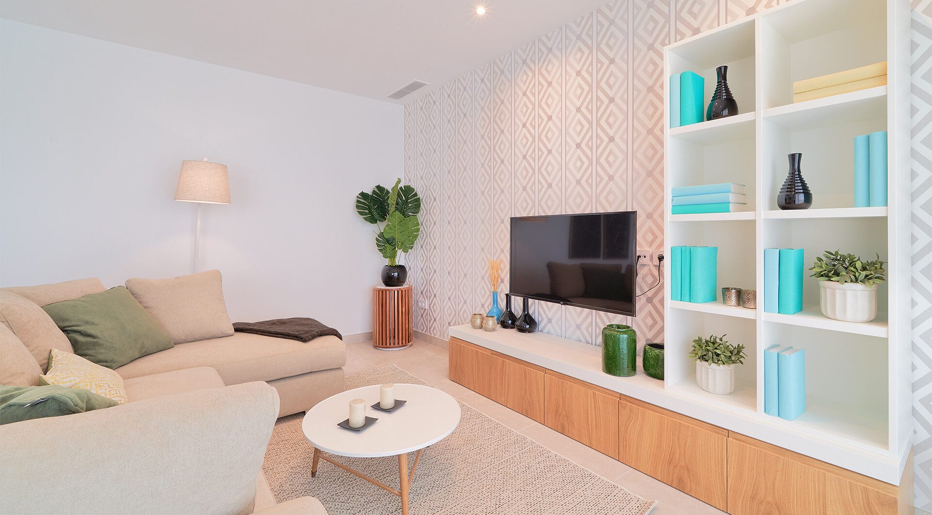 New development of luxury apartments in a prime location next to Puerto Banús - Fully Furnished