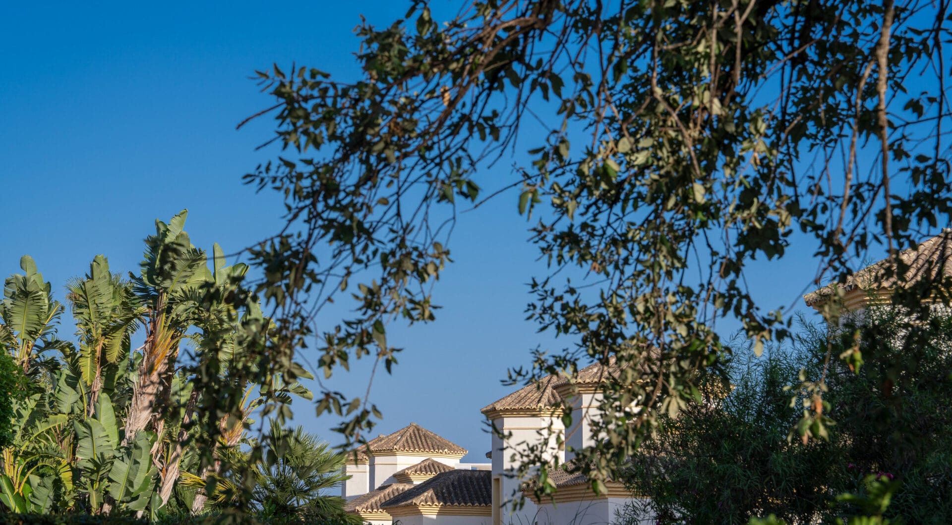 A haven of calm with endless views in San Roque Club