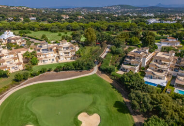 A haven of calm with endless views in San Roque Club