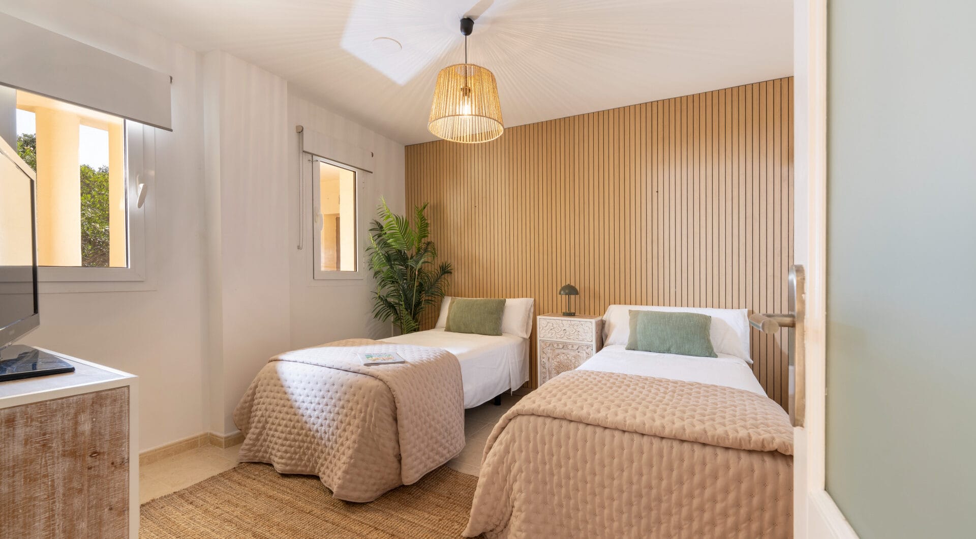 A haven of calm with endless views in San Roque Club