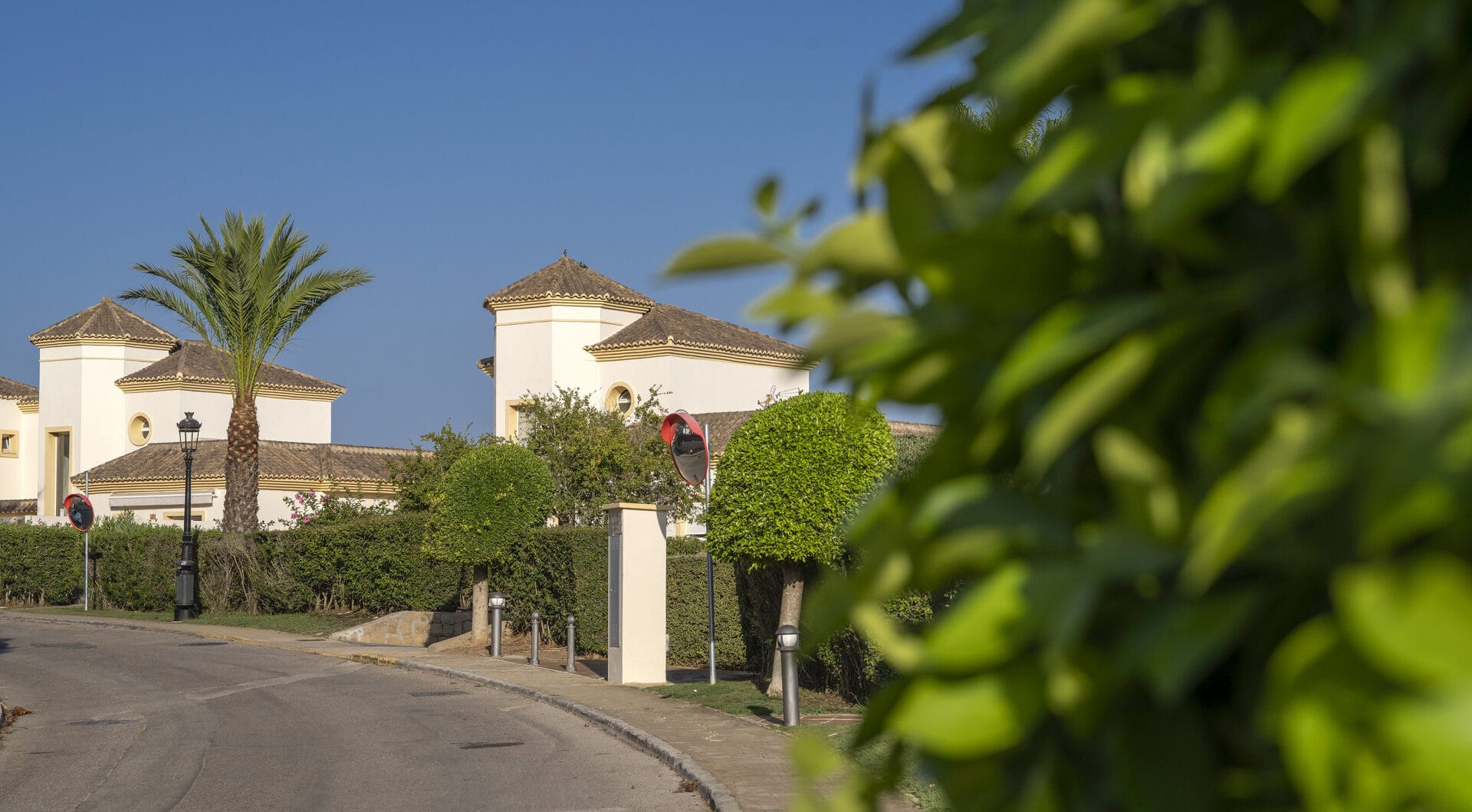 A haven of calm with endless views in San Roque Club
