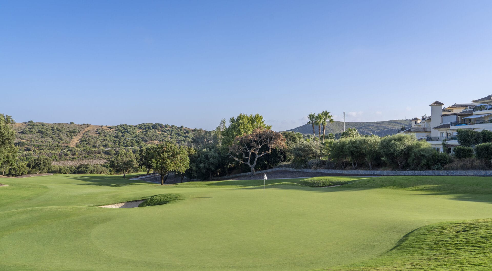 A haven of calm with endless views in San Roque Club