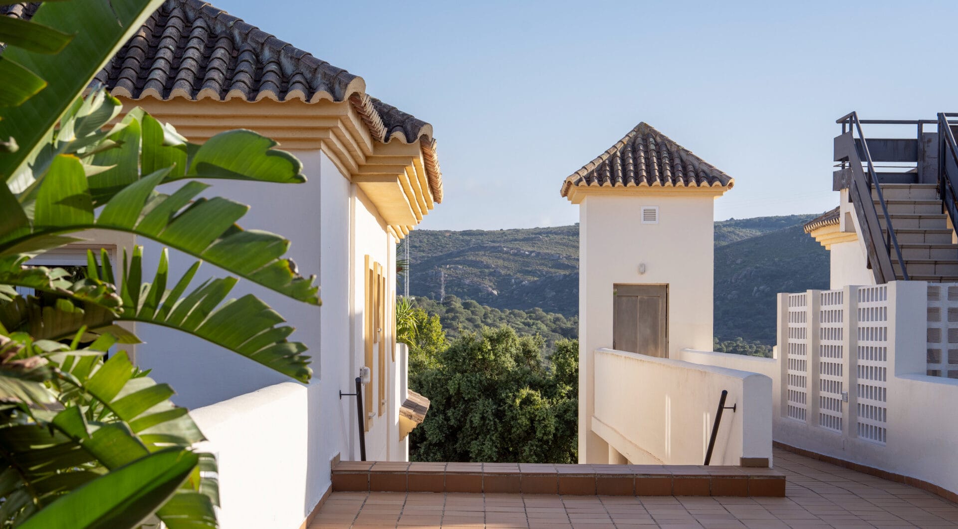 A haven of calm with endless views in San Roque Club