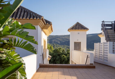 A haven of calm with endless views in San Roque Club