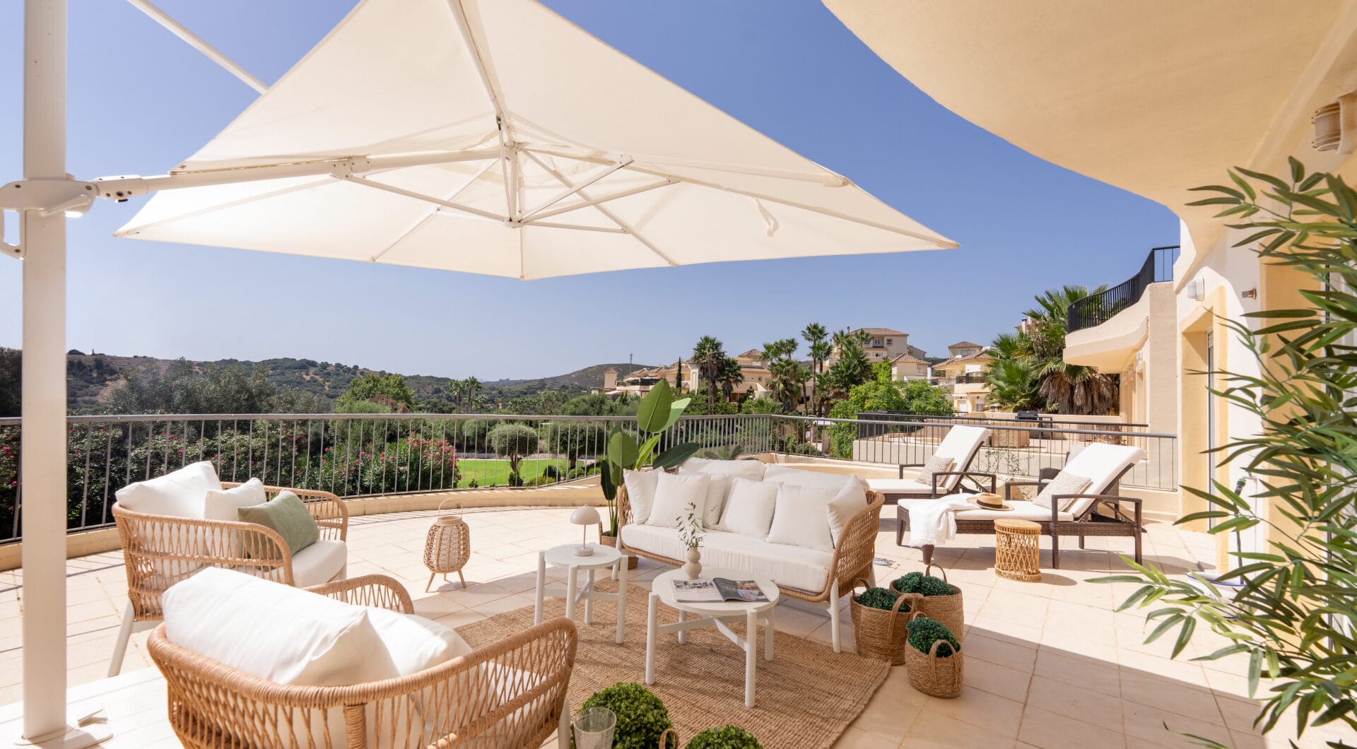 A haven of calm with endless views in San Roque Club