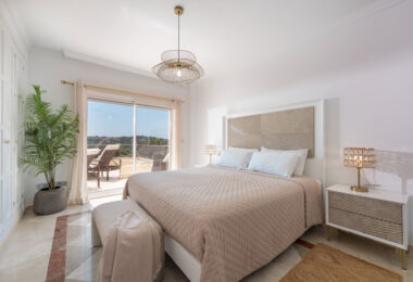 A haven of calm with endless views in San Roque Club