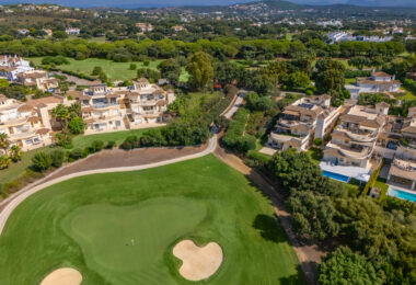 A haven of calm with endless views in San Roque Club