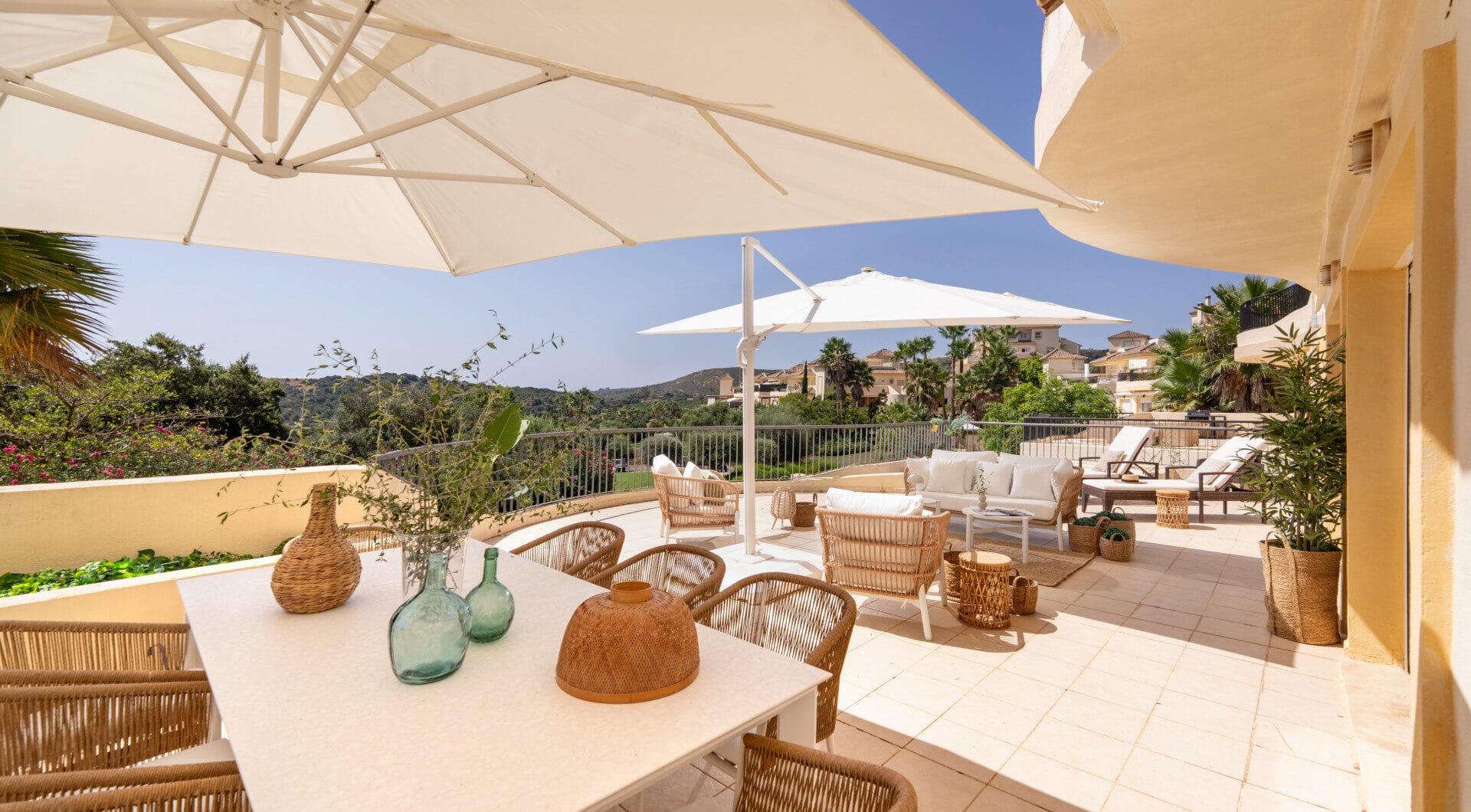 A haven of calm with endless views in San Roque Club