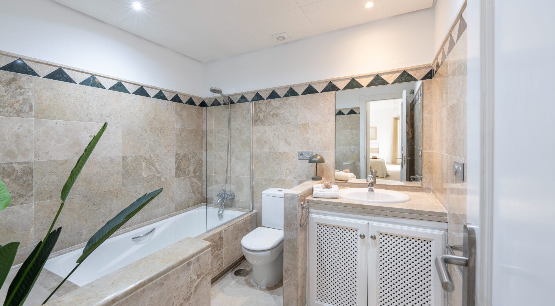 A haven of calm with endless views in San Roque Club