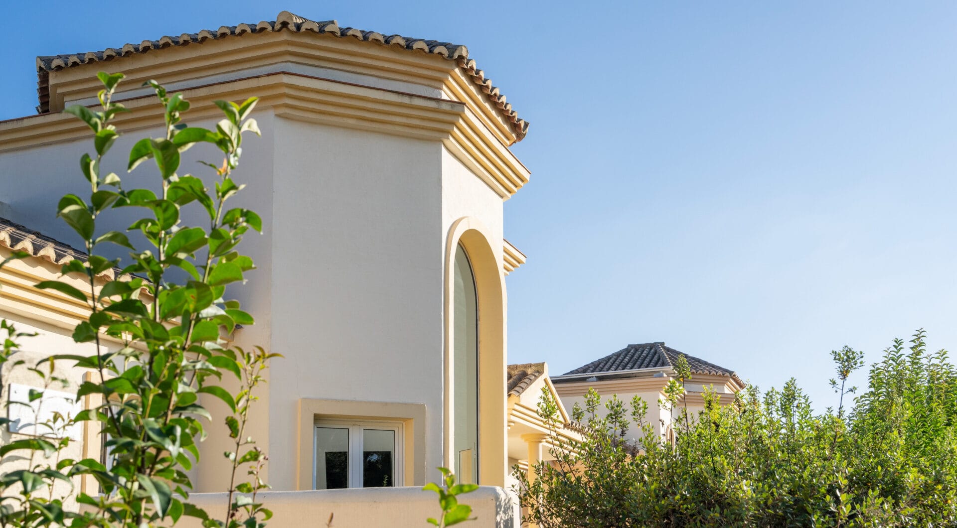 A haven of calm with endless views in San Roque Club