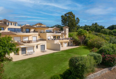 A haven of calm with endless views in San Roque Club
