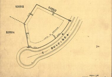 Plot with own water, with beautiful mature garden; exterior enclosure wall and completely fenced, for sale in Sotogrande