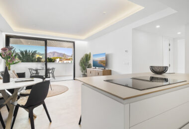 Exclusive 2-Bedroom Apartment – Luxury Living by the Sea in Fuengirola