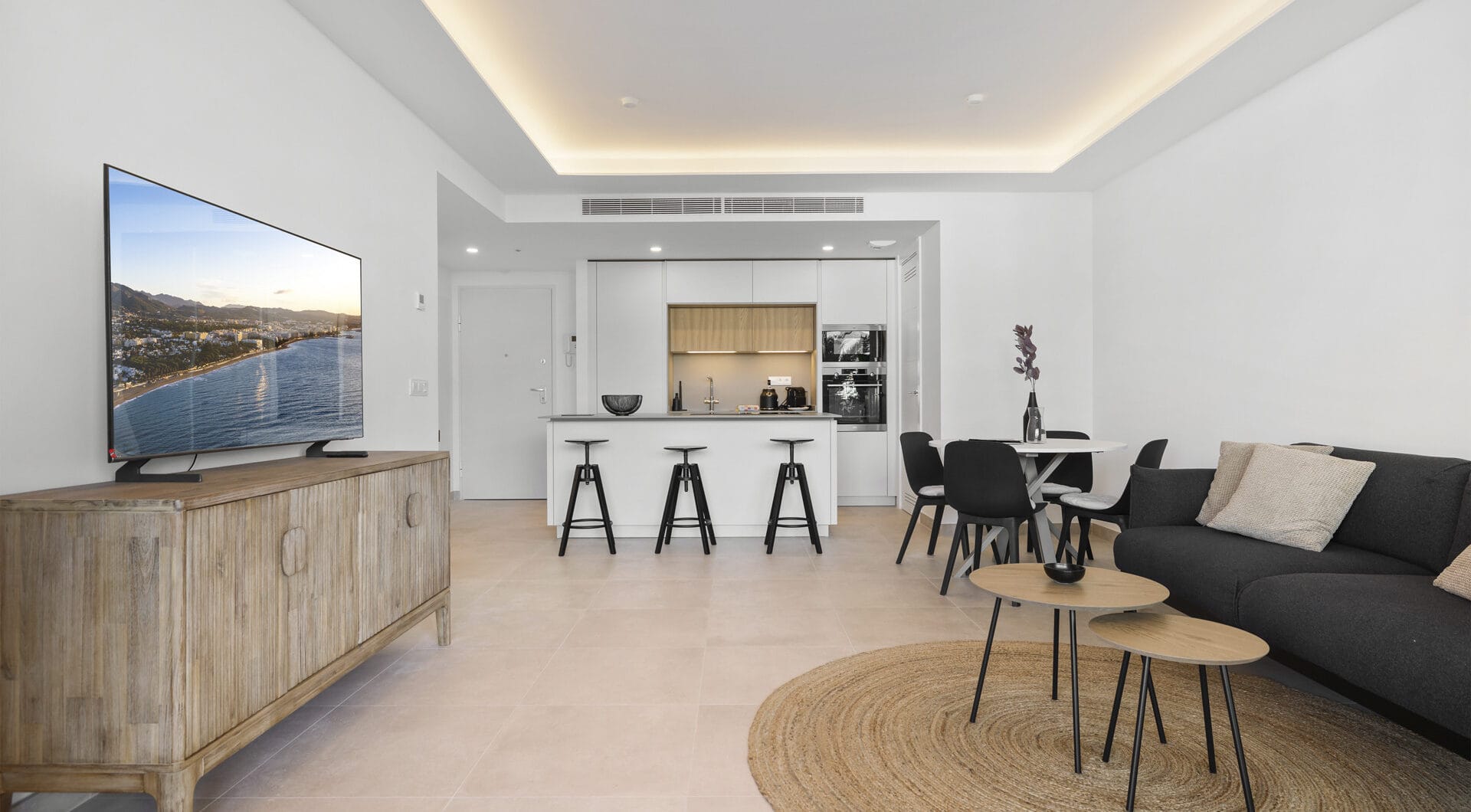 Exclusive 2-Bedroom Apartment – Luxury Living by the Sea in Fuengirola
