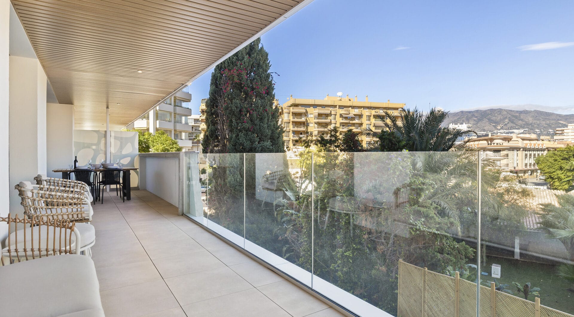 Exclusive 2-Bedroom Apartment – Luxury Living by the Sea in Fuengirola