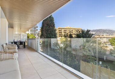 Exclusive 2-Bedroom Apartment – Luxury Living by the Sea in Fuengirola