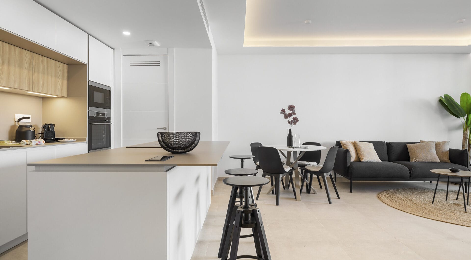 Exclusive 2-Bedroom Apartment – Luxury Living by the Sea in Fuengirola