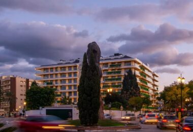 Exclusive 2-Bedroom Apartment – Luxury Living by the Sea in Fuengirola
