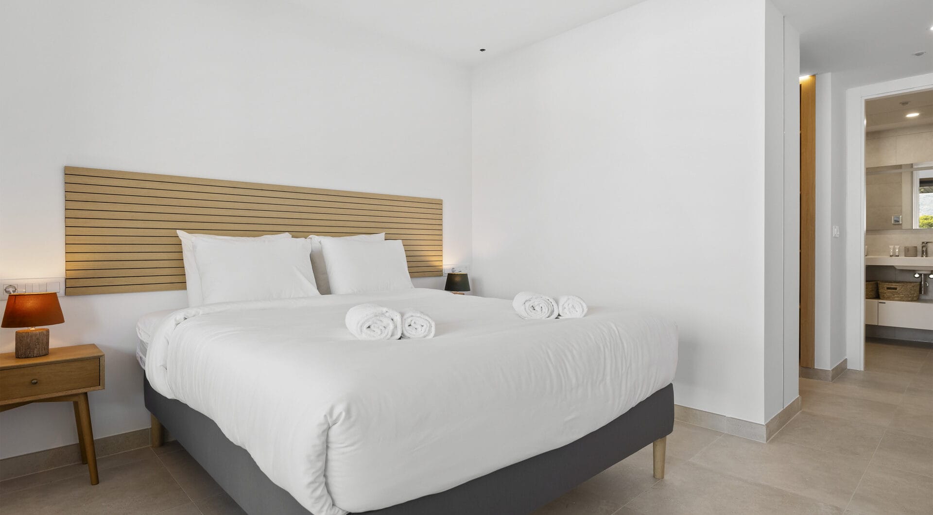 Exclusive 2-Bedroom Apartment – Luxury Living by the Sea in Fuengirola