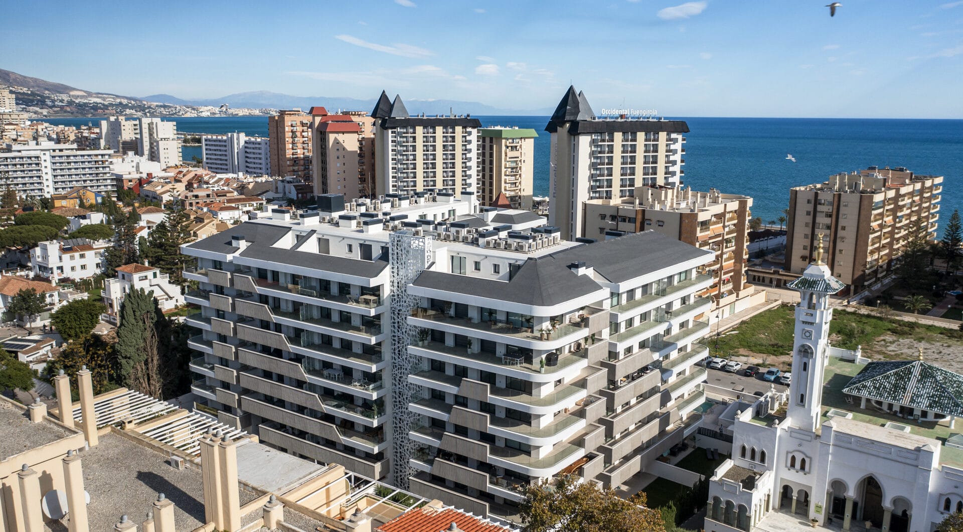 Exclusive 2-Bedroom Apartment – Luxury Living by the Sea in Fuengirola