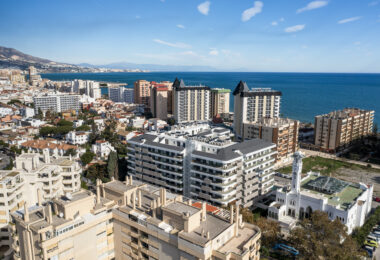 Exclusive 2-Bedroom Apartment – Luxury Living by the Sea in Fuengirola