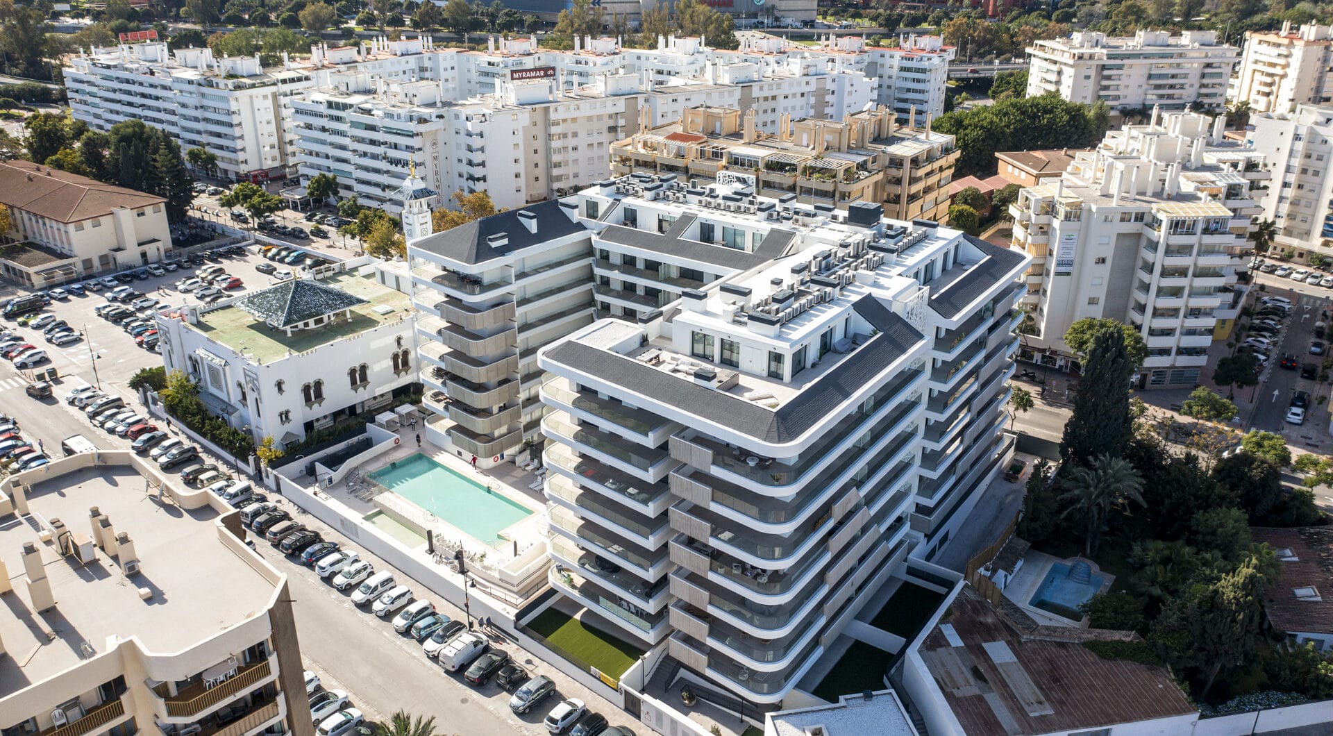 Exclusive 2-Bedroom Apartment – Luxury Living by the Sea in Fuengirola