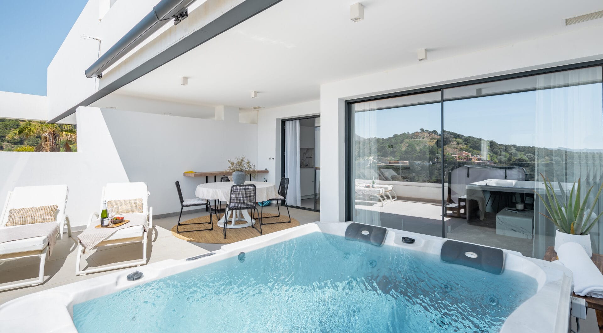 Exclusive Two-Bedroom Apartment in Mirador de Estepona Hills