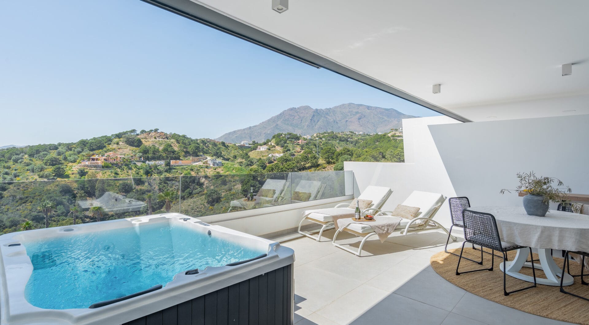 Exclusive Two-Bedroom Apartment in Mirador de Estepona Hills