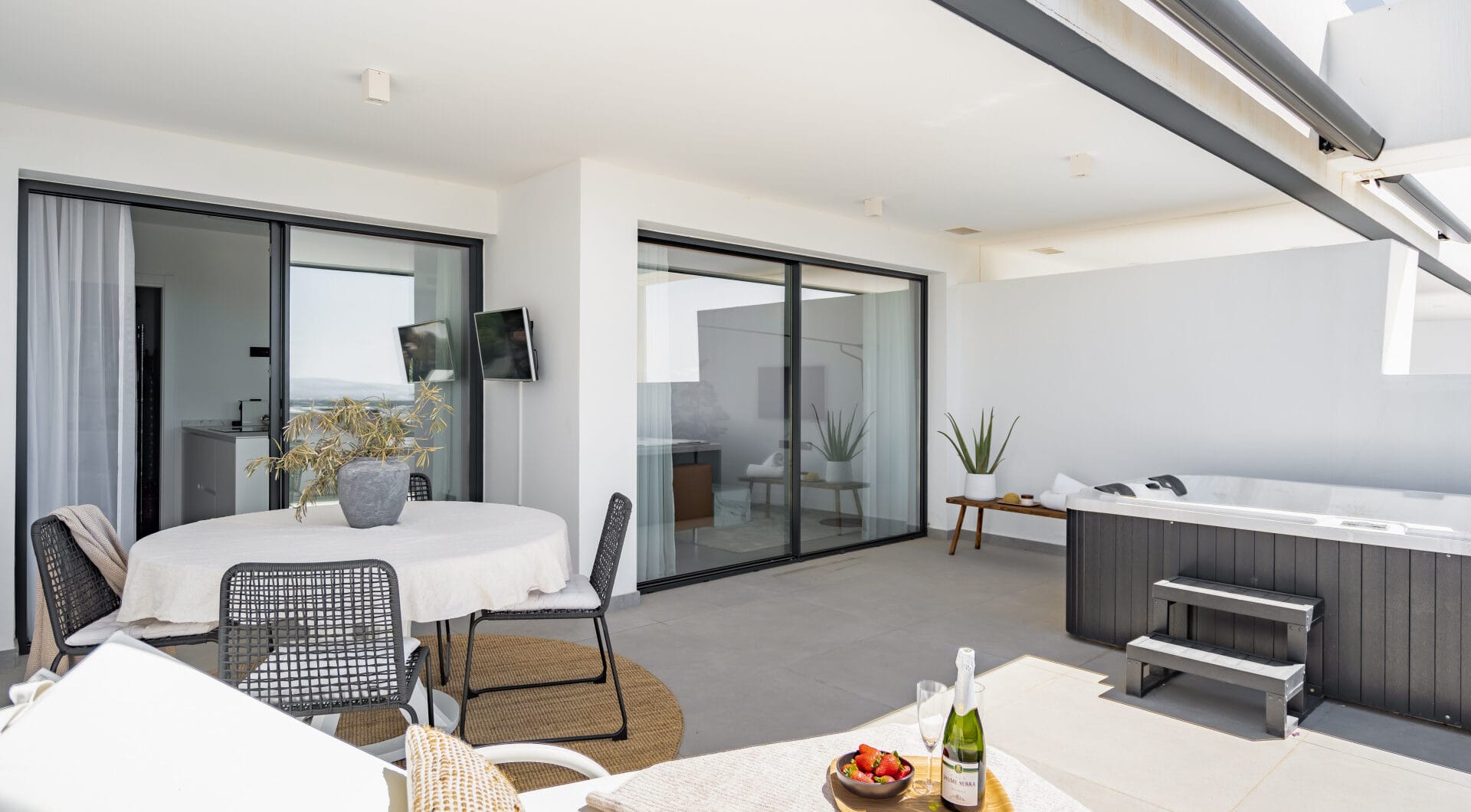 Exclusive Two-Bedroom Apartment in Mirador de Estepona Hills