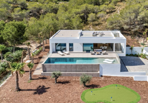 Luxury villa with swimming pool for sale in Las Colinas Golf, Costa Blanca