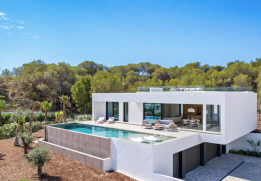 Luxury villa with swimming pool for sale in Las Colinas Golf, Costa Blanca