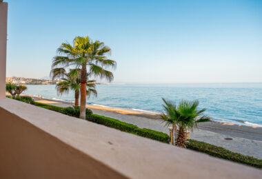 Fully Renovated 3‑Bedroom Apartment on Estepona’s Frontline Beach