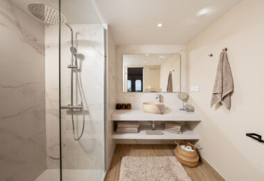 Fully Renovated 3‑Bedroom Apartment on Estepona’s Frontline Beach