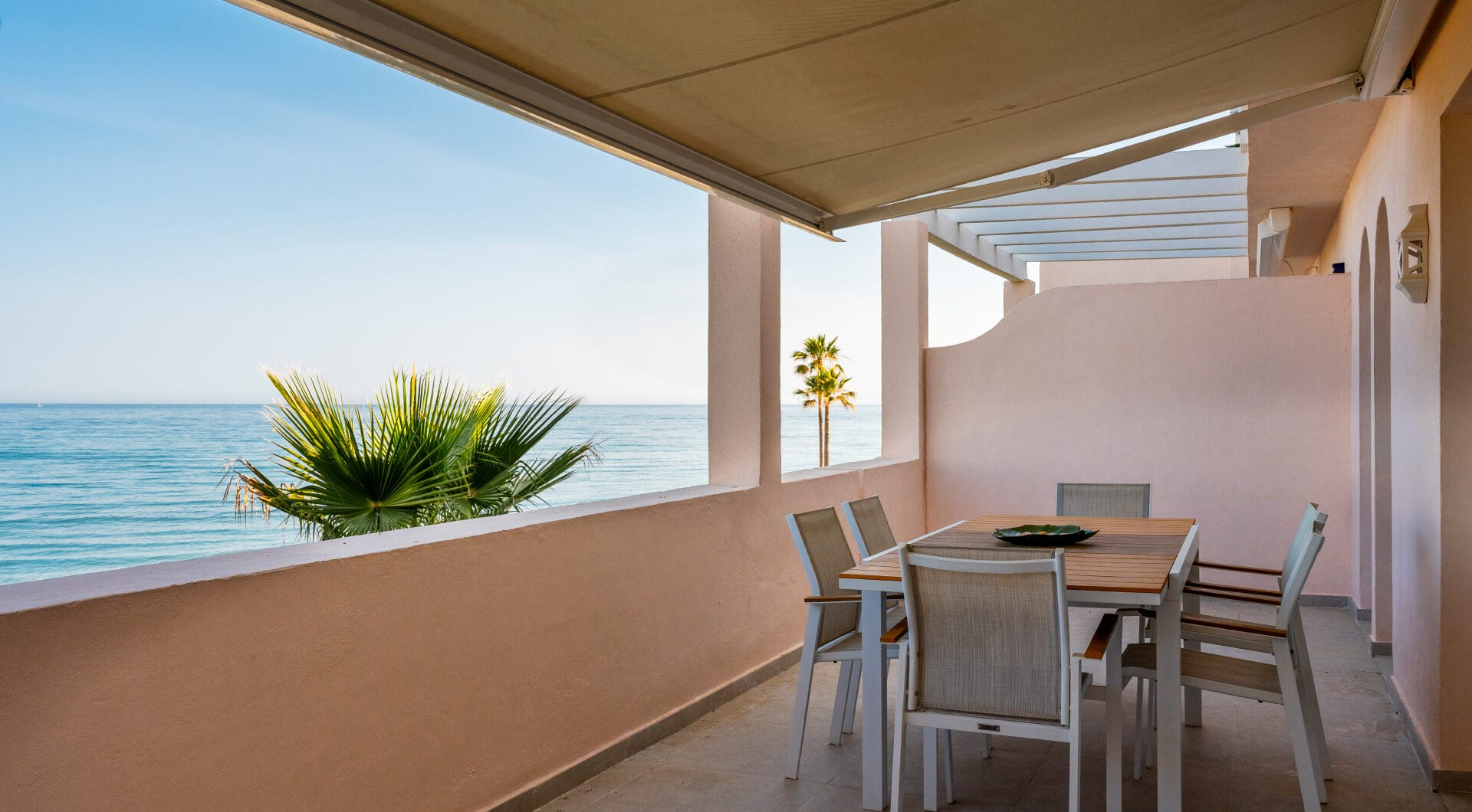 Fully Renovated 3‑Bedroom Apartment on Estepona’s Frontline Beach
