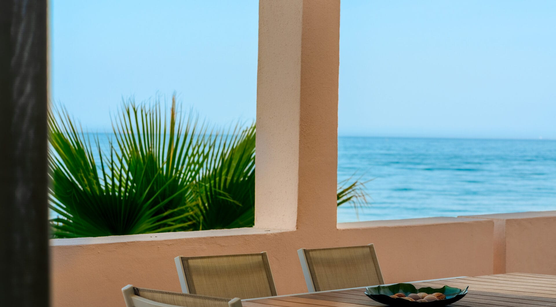 Fully Renovated 3‑Bedroom Apartment on Estepona’s Frontline Beach