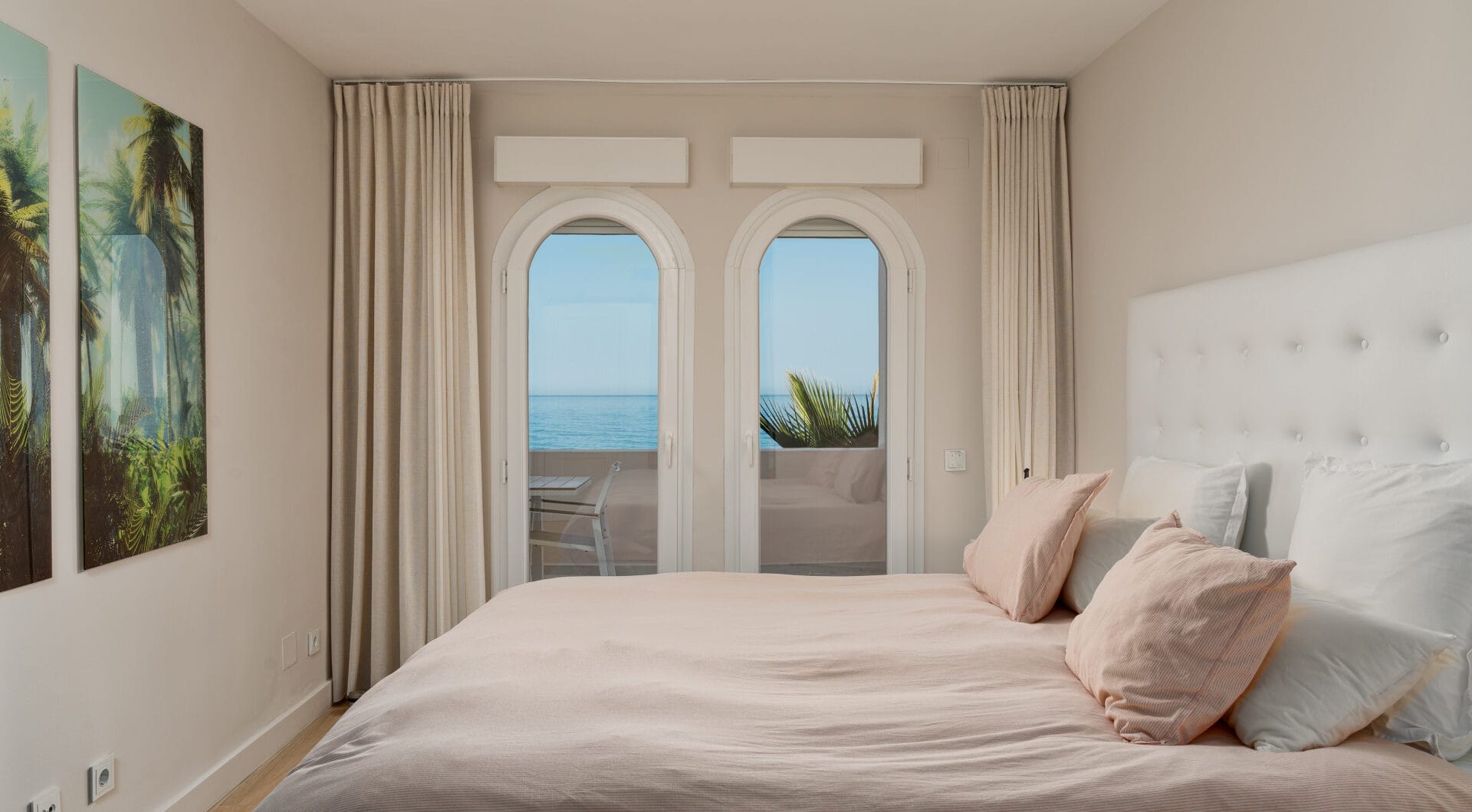 Fully Renovated 3‑Bedroom Apartment on Estepona’s Frontline Beach